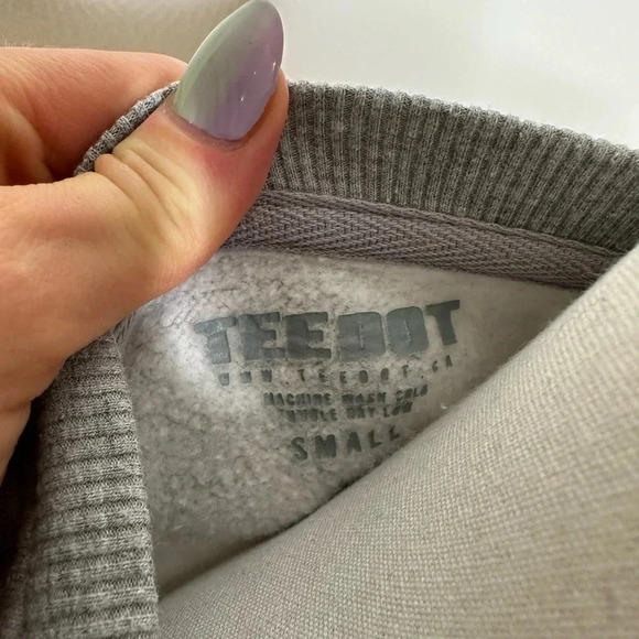 YYZ Sweater Sz. S from Teedot Apparel - Picture 2 of 4